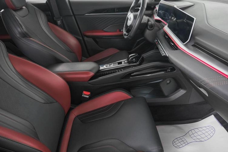 Geely Coolray 11 из 25