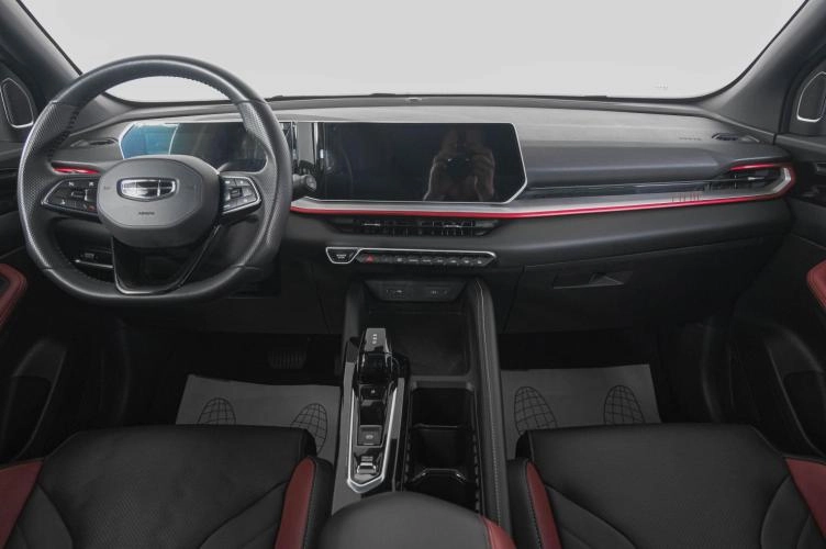 Geely Coolray 13 из 25
