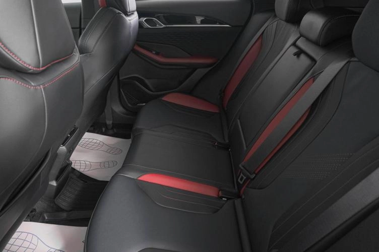 Geely Coolray 9 из 25