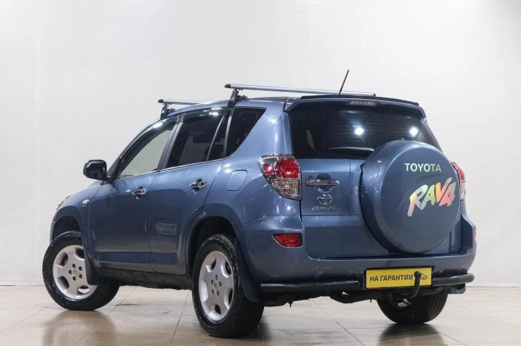 Toyota RAV4 4 из 6