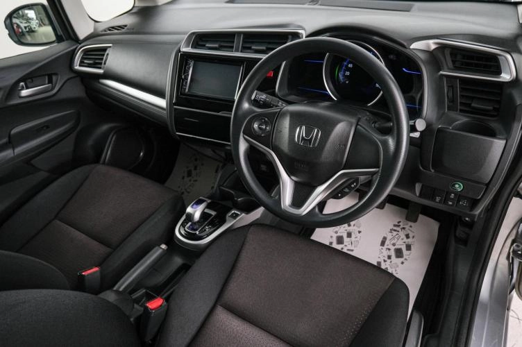 Honda Fit 8 из 21