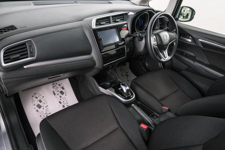Honda Fit 12 из 21