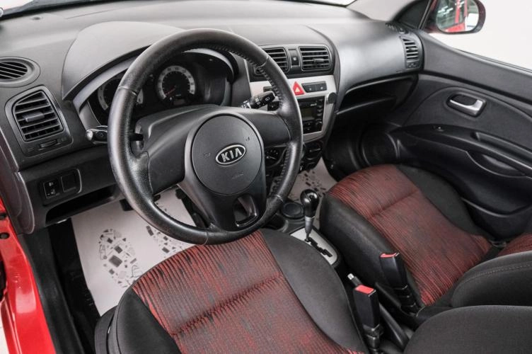 KIA Picanto 8 из 22
