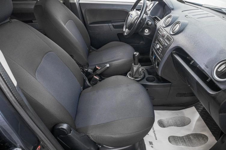 Ford Fusion 18 из 21
