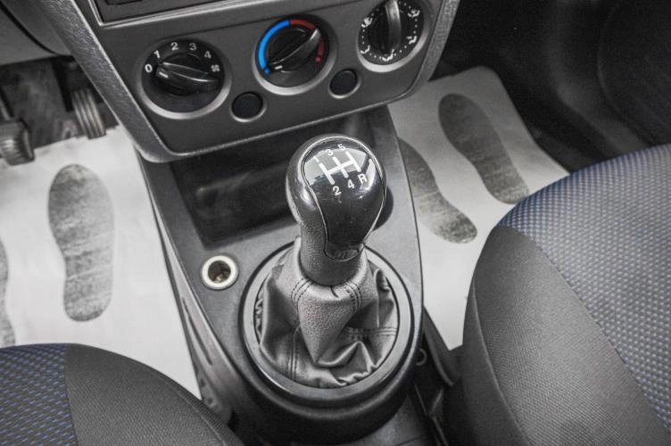 Ford Fusion 16 из 21