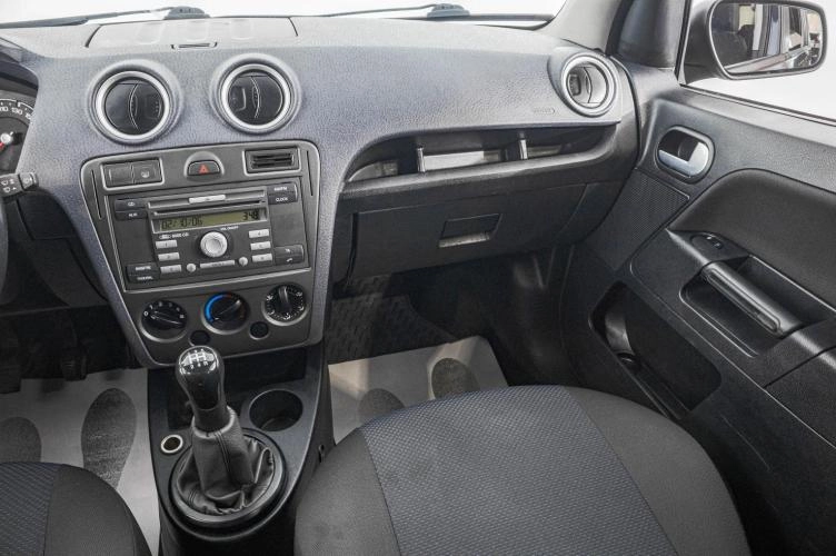 Ford Fusion 17 из 21
