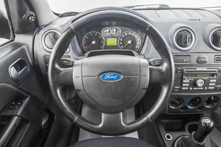 Ford Fusion 12 из 21