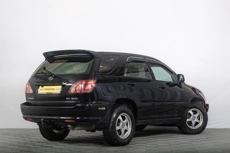 Lexus RX 6 из 6