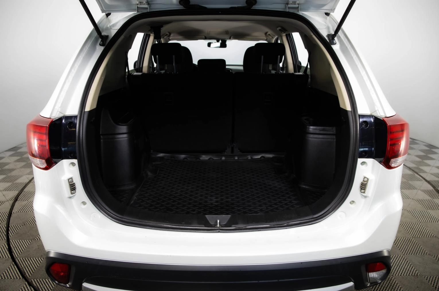 Mitsubishi Outlander 7 из 26
