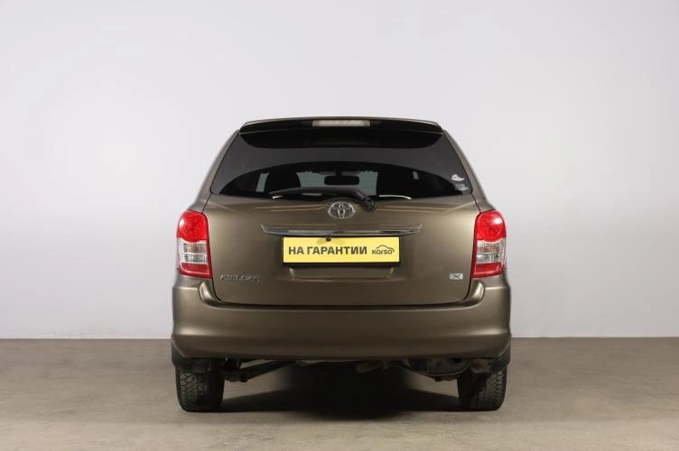 Toyota Corolla Fielder 5 из 6