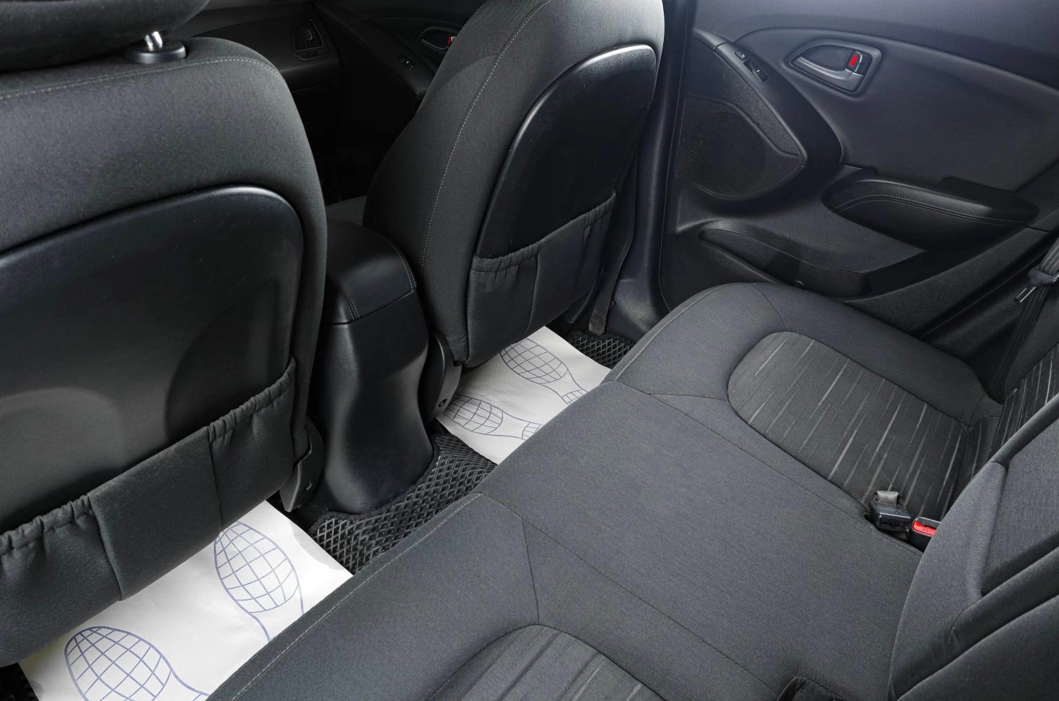 Hyundai ix35 8 из 18