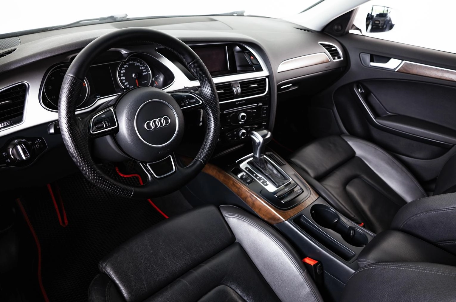 Audi A4 9 из 26