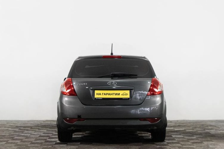 KIA cee'd 5 из 6