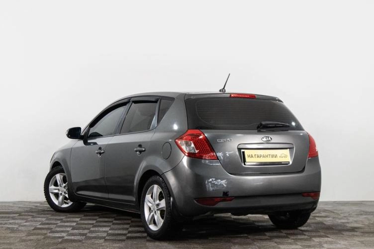 KIA cee'd 4 из 6