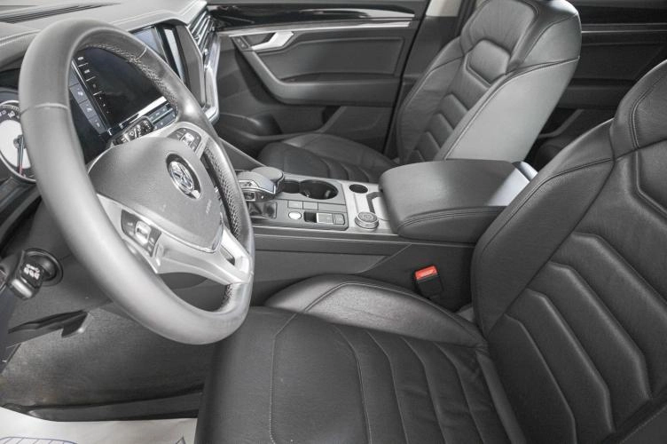 Volkswagen Touareg 8 из 23