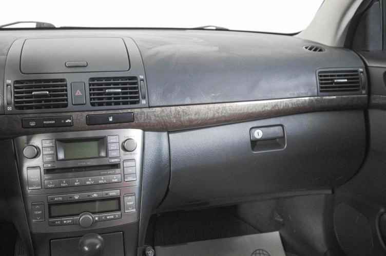 Toyota Avensis 14 из 20