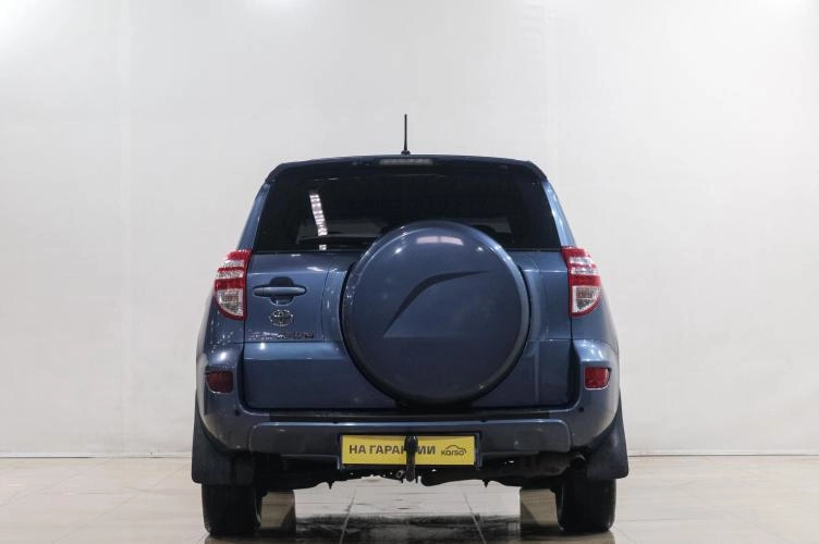 Toyota RAV4 5 из 6