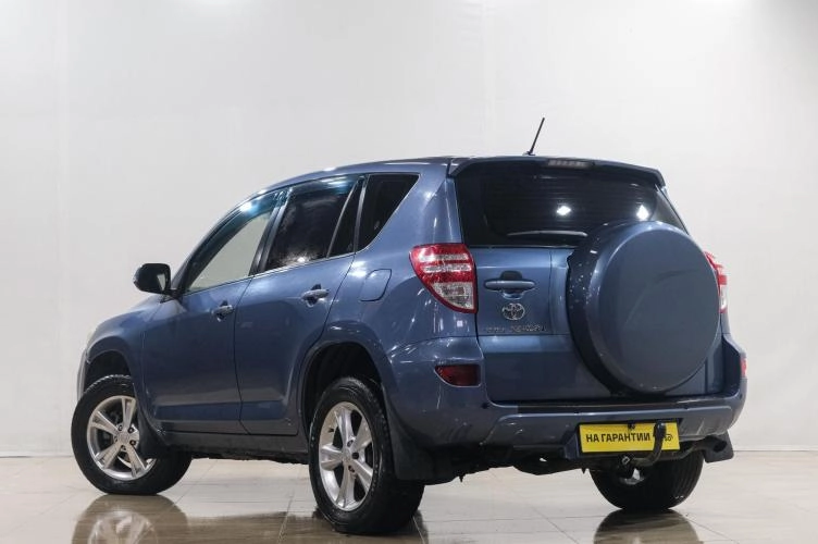 Toyota RAV4 4 из 6
