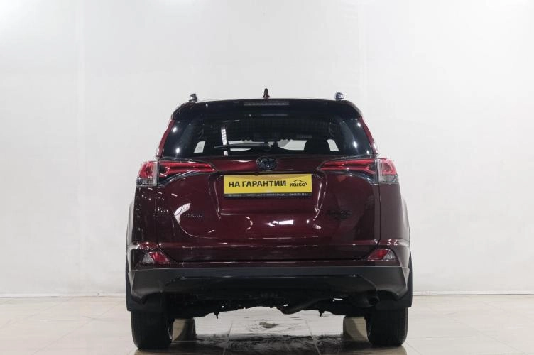 Toyota RAV4 5 из 6