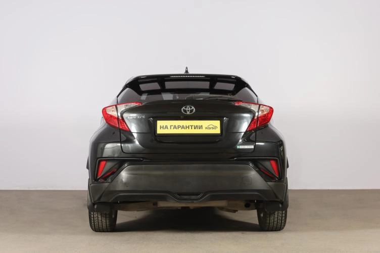 Toyota C-HR 5 из 6