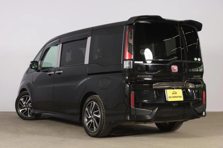 Honda Stepwgn Spada 4 из 6