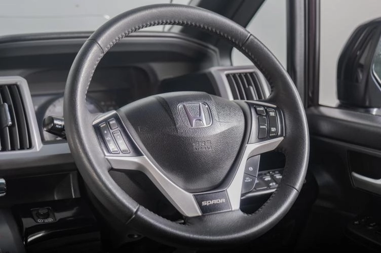 Honda Stepwgn Spada 13 из 20