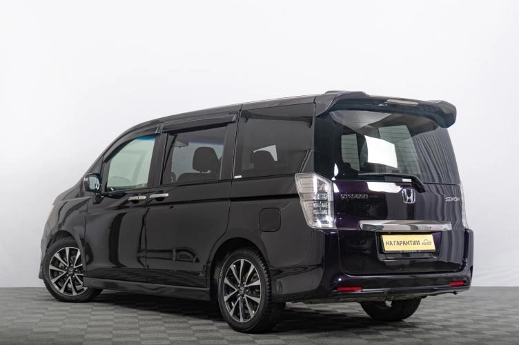 Honda Stepwgn Spada 5 из 6
