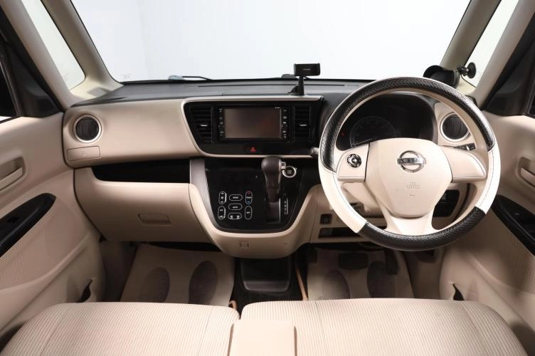 Nissan Dayz Roox 8 из 15