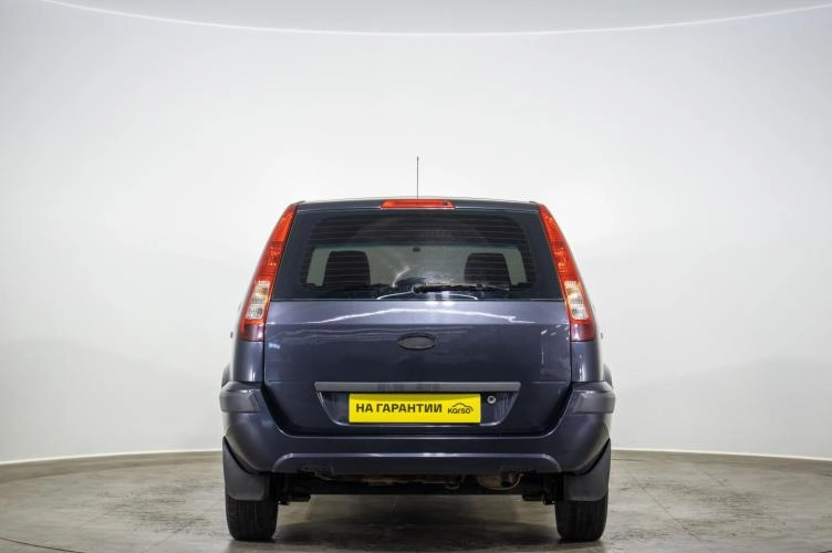 Ford Fusion 5 из 6