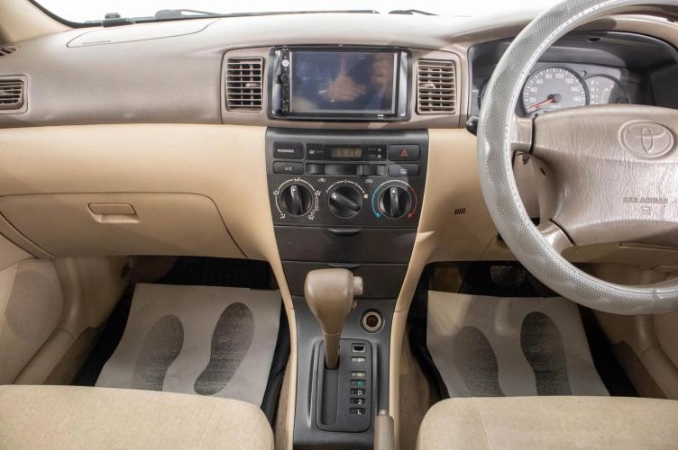 Toyota Corolla 13 из 21