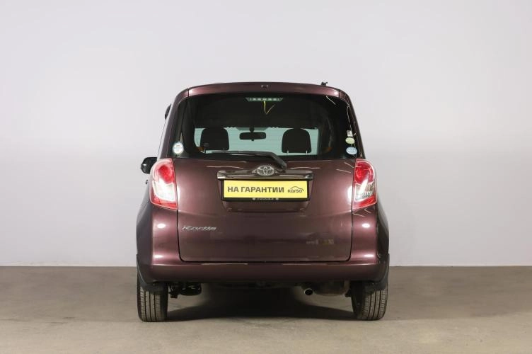 Toyota Ractis 5 из 6