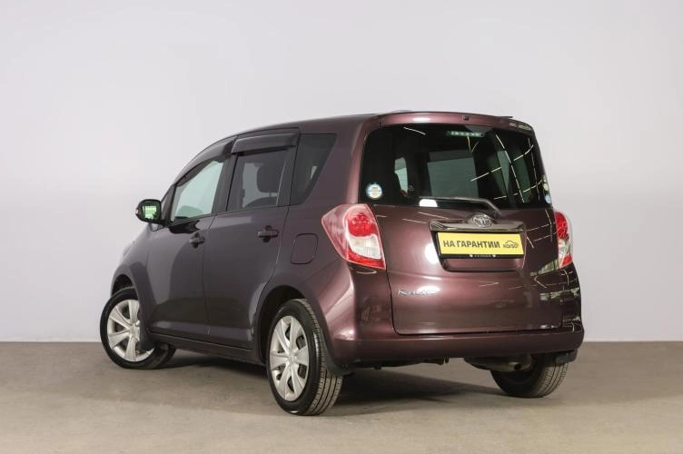 Toyota Ractis 4 из 6