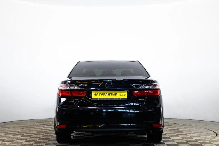Toyota Camry 5 из 6