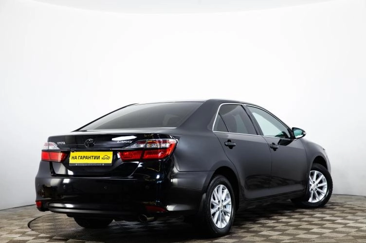 Toyota Camry 4 из 6