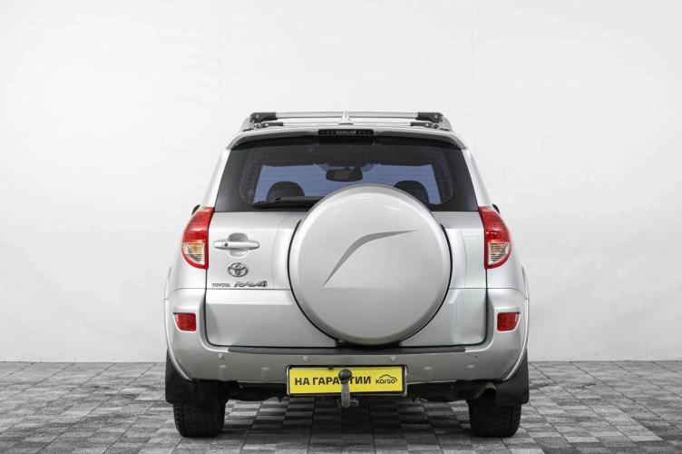 Toyota RAV4 5 из 6