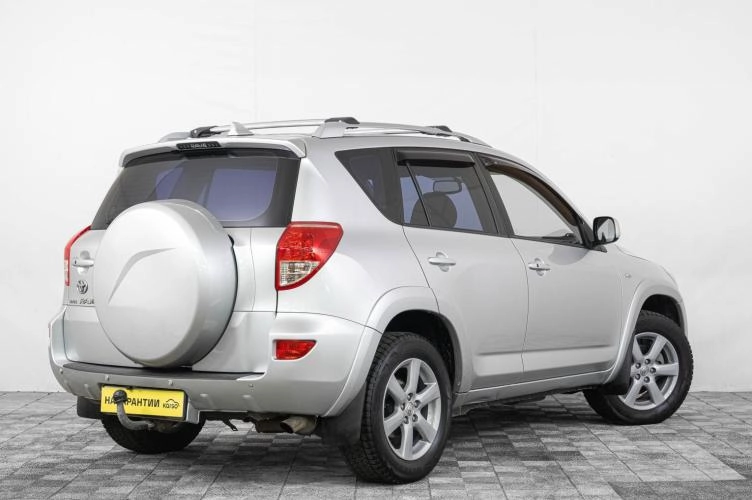 Toyota RAV4 6 из 6