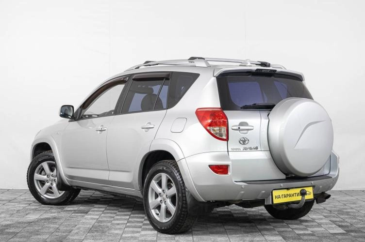 Toyota RAV4 4 из 6