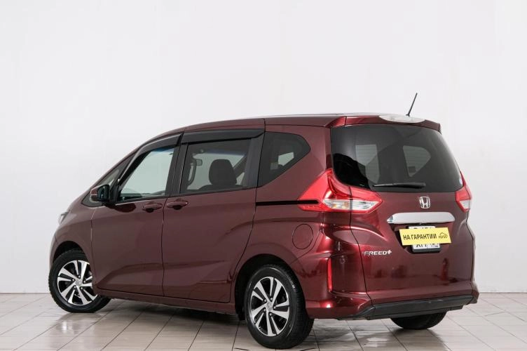 Honda Freed 4 из 6