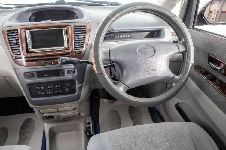 Toyota Nadia 14 из 21