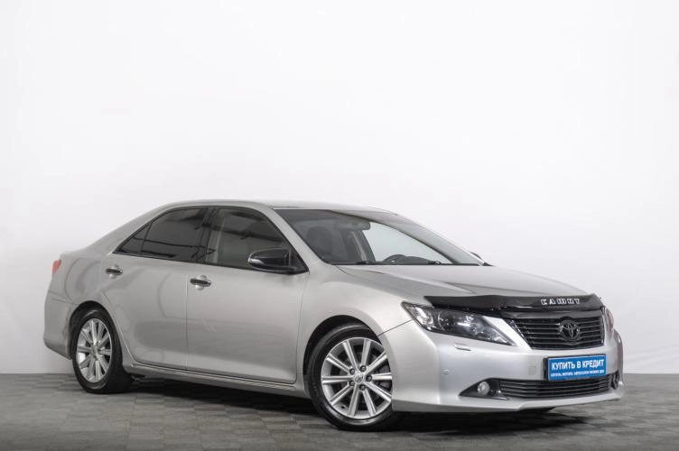 Toyota Camry 1 из 6
