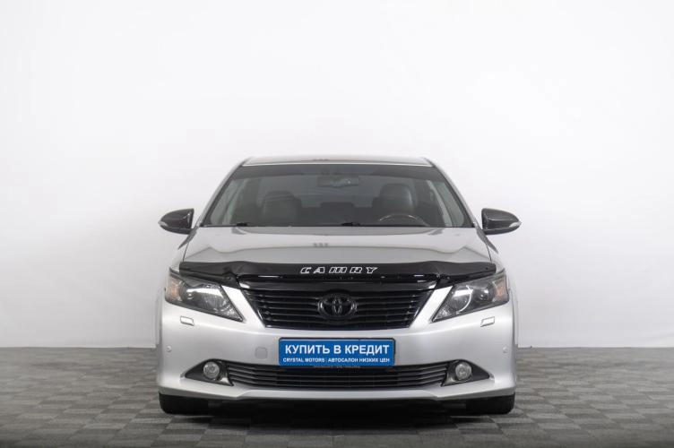 Toyota Camry 3 из 6