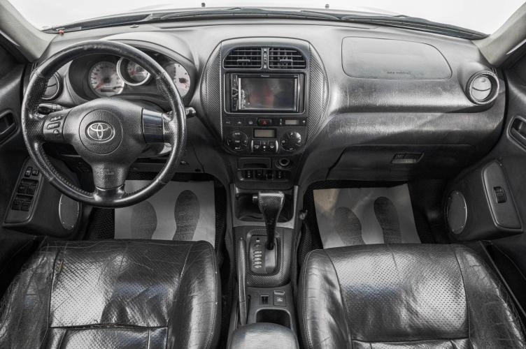 Toyota RAV4 9 из 24
