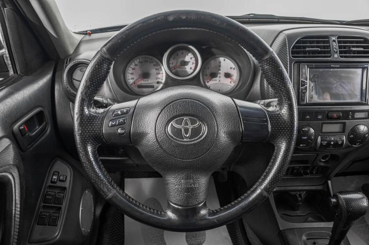 Toyota RAV4 13 из 24