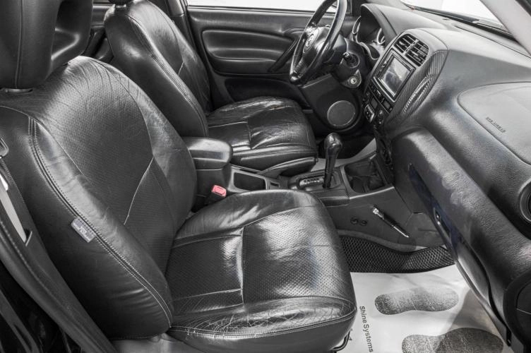 Toyota RAV4 21 из 24