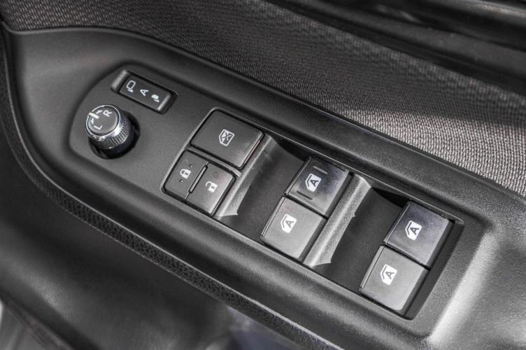 Toyota Voxy 11 из 24