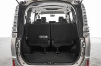 Toyota Voxy 24 из 24