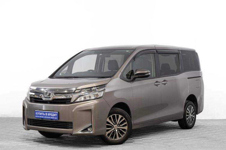 Toyota Voxy 3 из 6