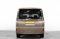 Toyota Voxy 5 из 24