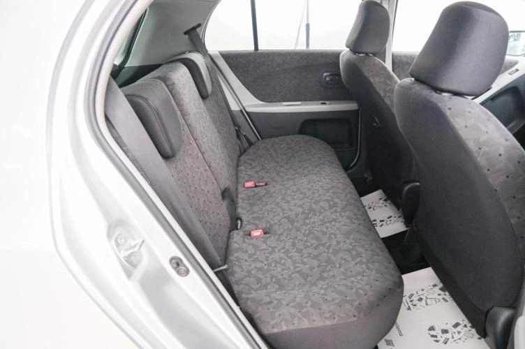 Toyota Vitz 19 из 21