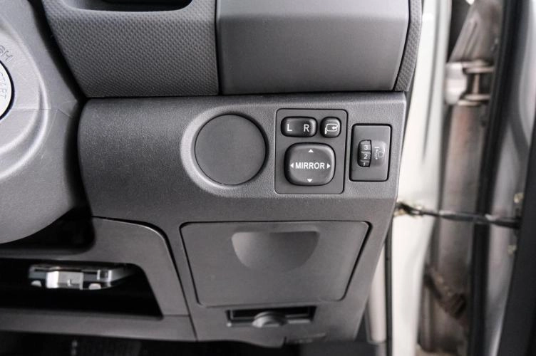 Toyota Vitz 18 из 21